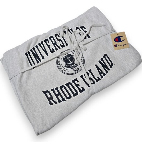CHAMPION LOGO SWEATSHIRT BLANKET UNIVERSITY OF RHODE ISLAND Size 60" x 72" - Picture 2 of 11